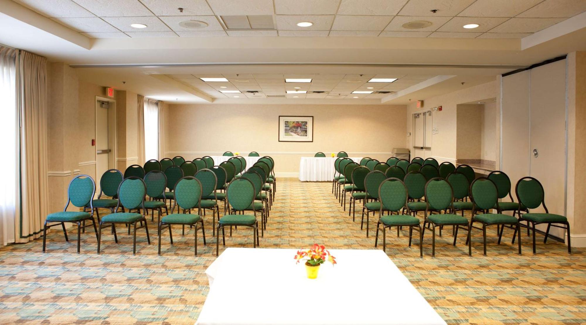 Hilton Garden Inn Secaucus/Meadowlands Exterior photo